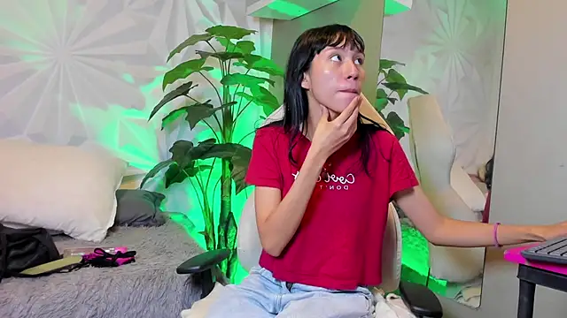 Miaa Lee7 online show from November 2025 08:20:01 PM