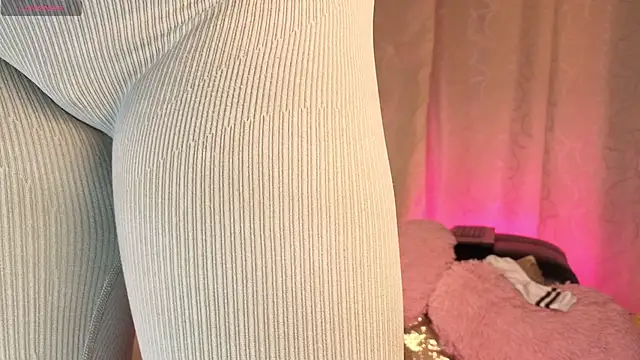 sophia dumont online show from February 2026 09:30:02 AM