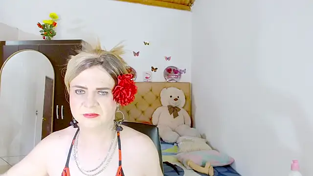 Snapshot of Dolldirtyxxx chatting on June 2026 06:14:01 PM Dolldirtyxxx online show from June 2026 06:14:01 PM