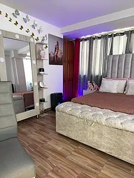 Madissonlove 1 online show from January 2026 01:35:02 PM