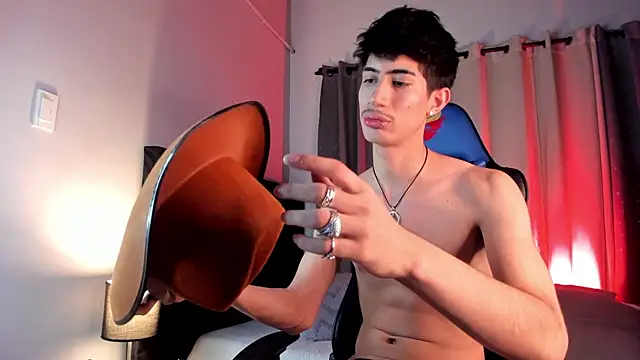 NovaaWheler online show from October 2025 09:11:01 PM