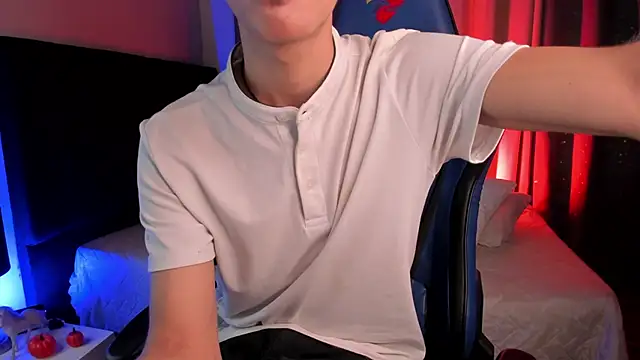 NovaaWheler online show from October 2025 08:41:01 PM