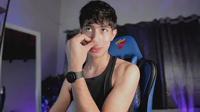 Snapshot of NovaaWheler chatting on June 2026 04:38:01 PM NovaaWheler online show from June 2026 04:38:01 PM