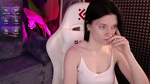 roxy riot  online show from September 2025 01:33:02 AM