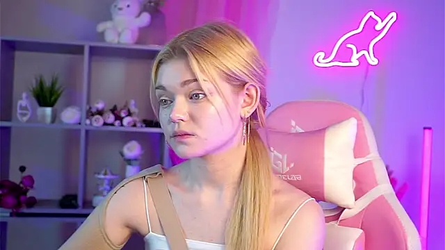 AdeleCartier online show from March 2025 01:21:02 AM