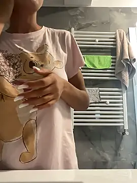 Snapshot of BonyBon29 chatting on July 2026 05:25:02 AM BonyBon29 online show from July 2026 05:25:02 AM