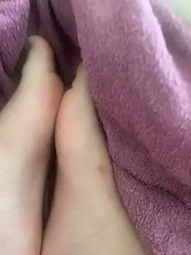 Snapshot of feetsss1 chatting on February 2025 10:43:02 AM feetsss1 online show from February 2025 10:43:02 AM