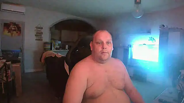 Snapshot of Hotfire-112 chatting on March 2026 10:26:01 PM Hotfire-112 online show from March 2026 10:26:01 PM