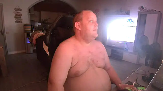 Snapshot of Hotfire-112 chatting on March 2026 09:15:01 PM Hotfire-112 online show from March 2026 09:15:01 PM