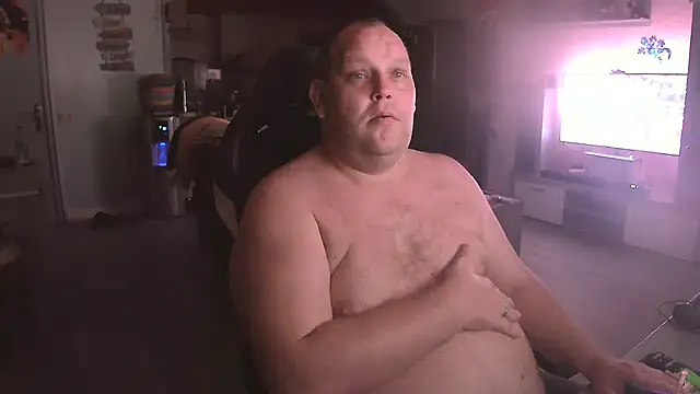 Snapshot of Hotfire-112 chatting on April 2026 09:12:02 PM Hotfire-112 online show from April 2026 09:12:02 PM