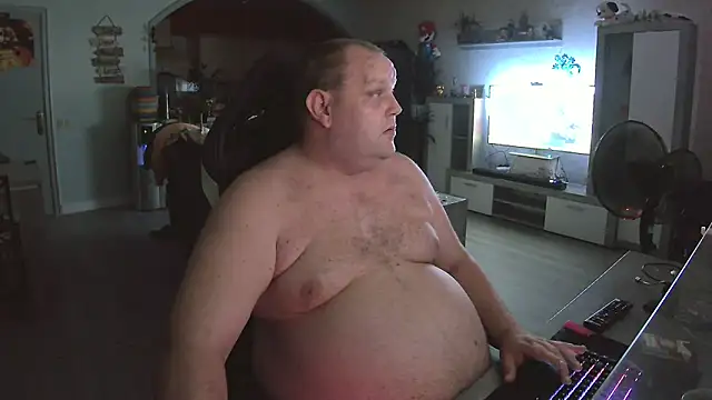 Snapshot of Hotfire-112 chatting on April 2026 11:02:01 PM Hotfire-112 online show from April 2026 11:02:01 PM