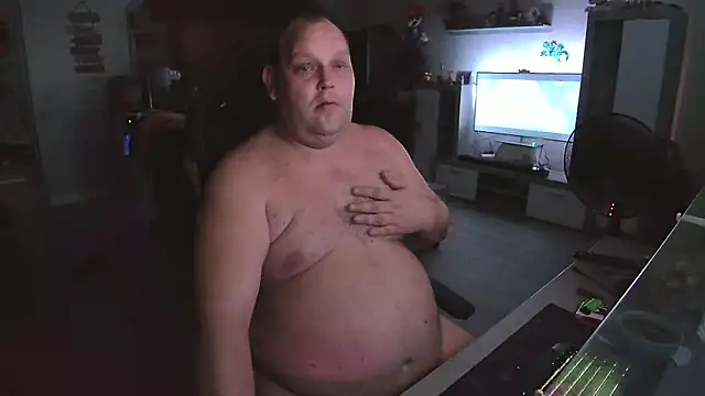 Snapshot of Hotfire-112 chatting on April 2026 09:04:02 PM Hotfire-112 online show from April 2026 09:04:02 PM