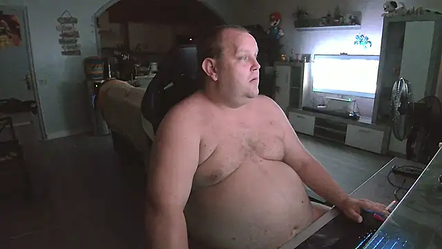 Snapshot of Hotfire-112 chatting on April 2026 09:20:02 PM Hotfire-112 online show from April 2026 09:20:02 PM