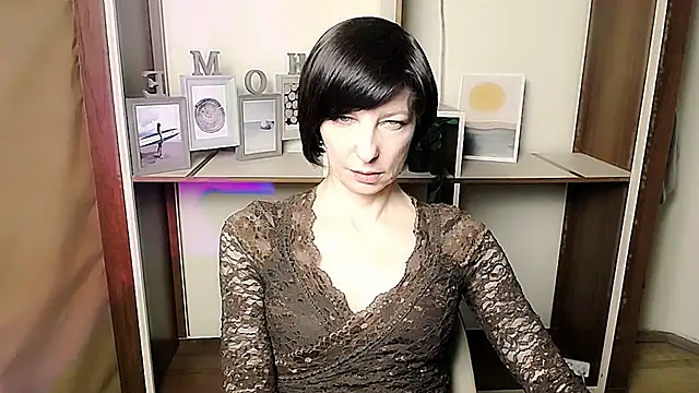  AngeliaFlow  online show from February 2026 01:15:01 PM