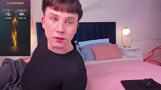 AdrianoAubert online show from September 2025 10:27:01 AM