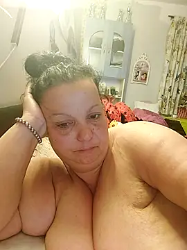 IvettkeXXX online show from April 2026 05:54:01 PM