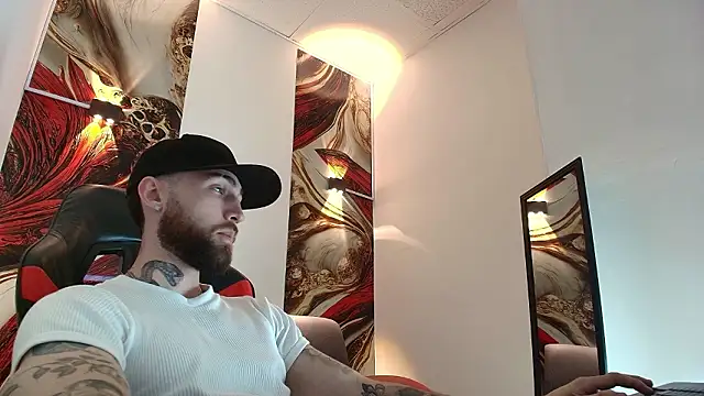 Luke davis01 online show from February 2026 01:21:02 PM