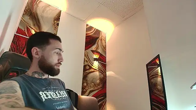 Luke davis01 online show from February 2026 12:55:01 PM