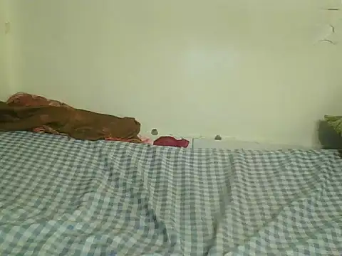 Snapshot of SweetLeona chatting on October 2025 04:56:02 AM SweetLeona online show from October 2025 04:56:02 AM