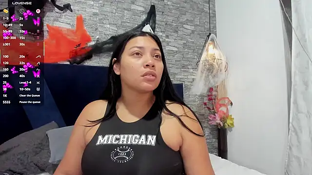 Sophia Brunett online show from October 2025 11:55:02 AM