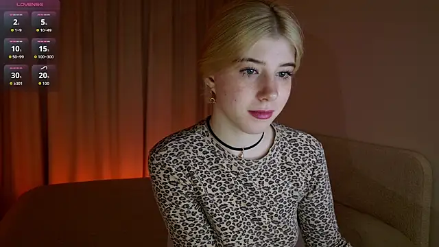 Snapshot of Bella_amory chatting on May 2026 01:17:02 PM Bella amory online show from May 2026 01:17:02 PM