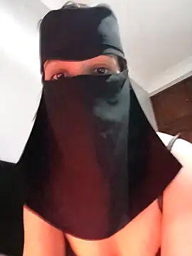 Snapshot of Milan-88 chatting on December 2025 08:04:02 PM Milan-88 online show from December 2025 08:04:02 PM