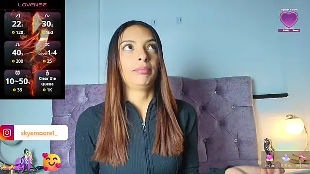 Skye Moore online show from October 2025 07:05:01 PM