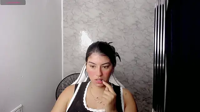 hello kityy25 online show from January 2026 11:07:01 PM