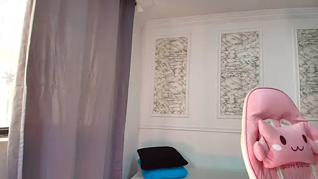 Danella houston online show from February 2026 05:18:02 PM