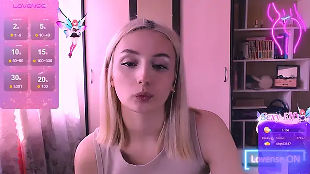 Snapshot of beauty_blonde chatting on March 2025 06:33:02 AM beauty blonde online show from March 2025 06:33:02 AM