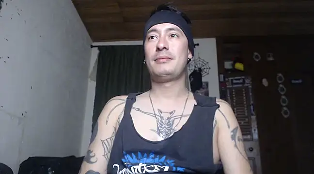 Snapshot of vampireathome chatting on February 2025 05:41:02 AM vampireathome online show from February 2025 05:41:02 AM