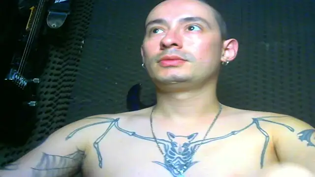 Snapshot of vampireathome chatting on March 2025 04:54:02 AM vampireathome online show from March 2025 04:54:02 AM