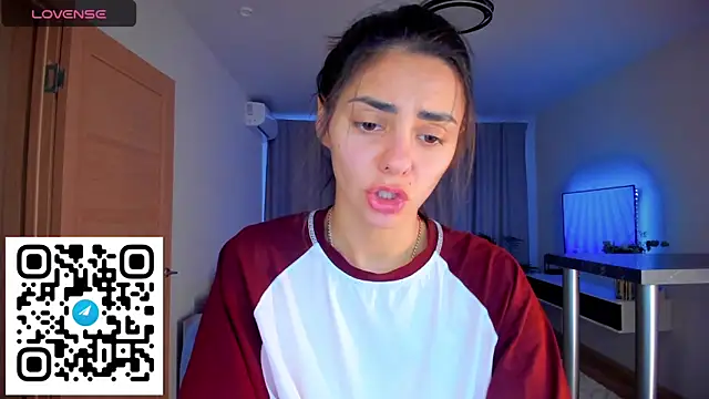 EmiliaZen online show from November 2025 01:23:01 PM