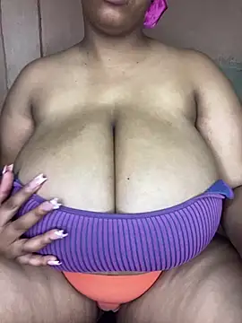 Snapshot of NonoGotBoobies chatting on October 2025 04:40:02 PM NonoGotBoobies online show from October 2025 04:40:02 PM