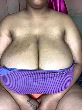 Snapshot of NonoGotBoobies chatting on October 2025 05:41:01 AM NonoGotBoobies online show from October 2025 05:41:01 AM