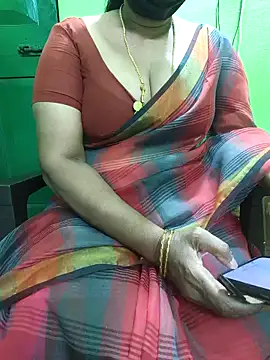 Snapshot of niiveditha chatting on November 2025 09:53:01 AM niiveditha online show from November 2025 09:53:01 AM