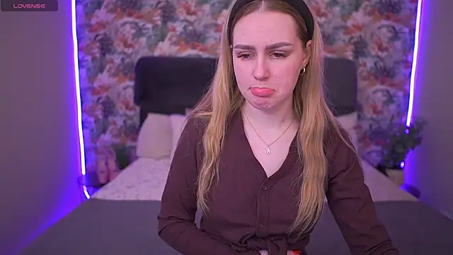 DivineJass online show from April 2026 09:10:02 PM