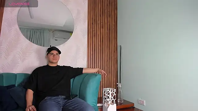 Sebastian Phoenix online show from February 2025 11:53:01 AM