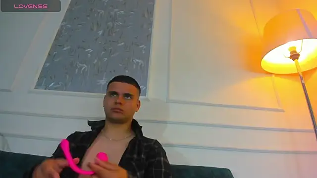 Sebastian Phoenix online show from February 2025 03:03:02 PM