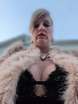 Sexybiene969 online show from March 2026 05:05:02 PM