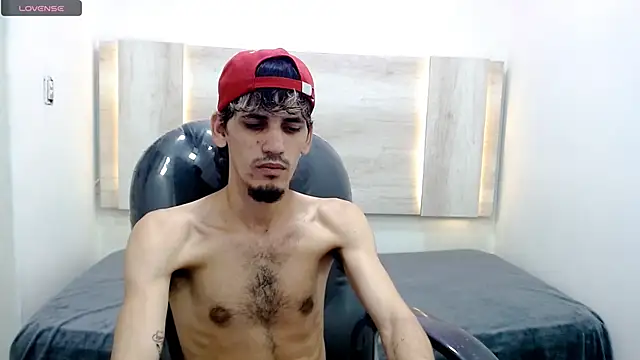Snapshot of Dirty_Kingg chatting on February 2025 09:43:02 PM Dirty Kingg online show from February 2025 09:43:02 PM