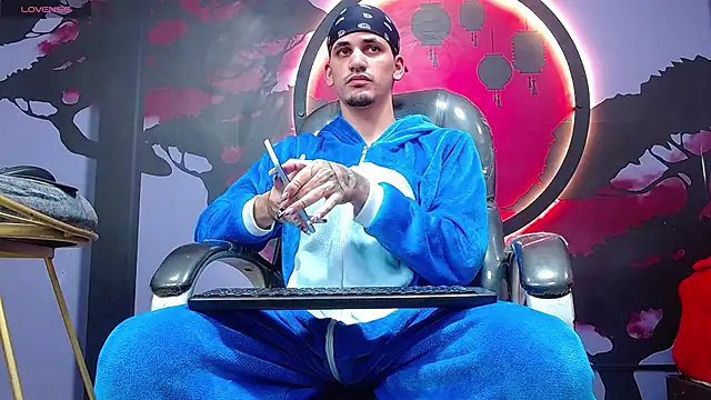 Dirty Kingg online show from November 2025 08:19:01 PM