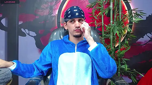 Dirty Kingg online show from November 2025 07:58:01 PM