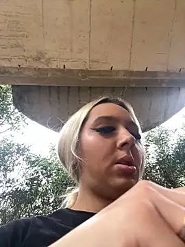 hotamanda01 online show from December 2025 12:47:02 PM