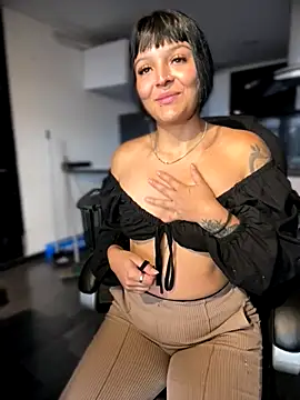 Dulce  Boyd online show from October 2025 01:52:01 PM