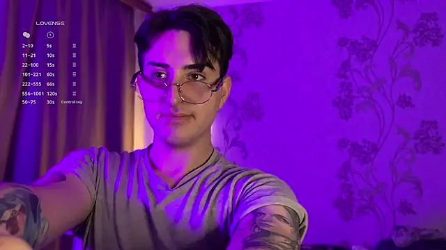 dark-willoww online show from December 2025 02:13:02 PM