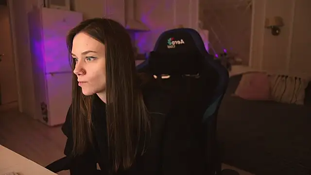 alexa feels  online show from March 2025 10:38:01 PM