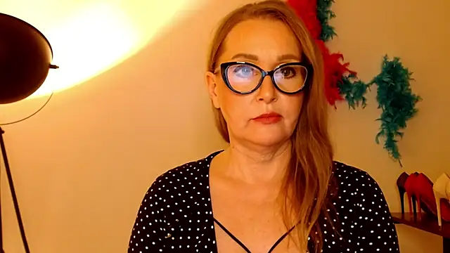 Snapshot of leaxSTAR chatting on February 2025 06:02:02 PM leaxSTAR online show from February 2025 06:02:02 PM