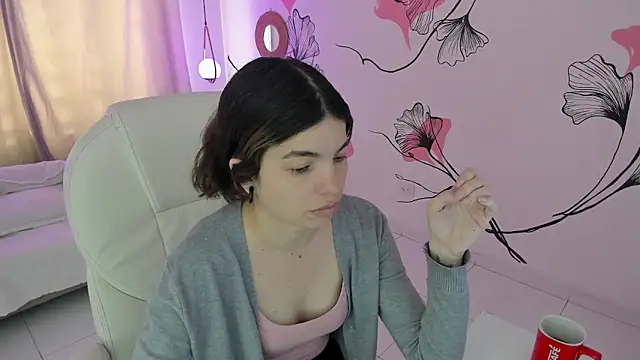 Isabela Fiorelli online show from April 2026 01:13:01 PM