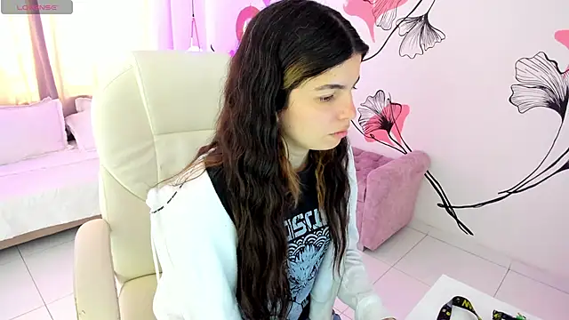 Snapshot of Isabela_Fiorelli chatting on June 2026 01:42:02 PM Isabela Fiorelli online show from June 2026 01:42:02 PM